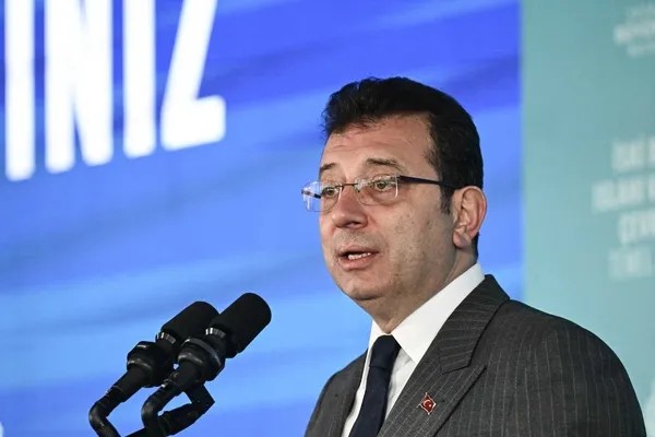 İmamoğlu'ndan Yeni 'Tiyatro' Hamlesi! Partililere Talimat Verdi